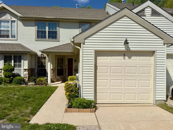 35 FOX MEADOW DR, Sicklerville, NJ 08081
