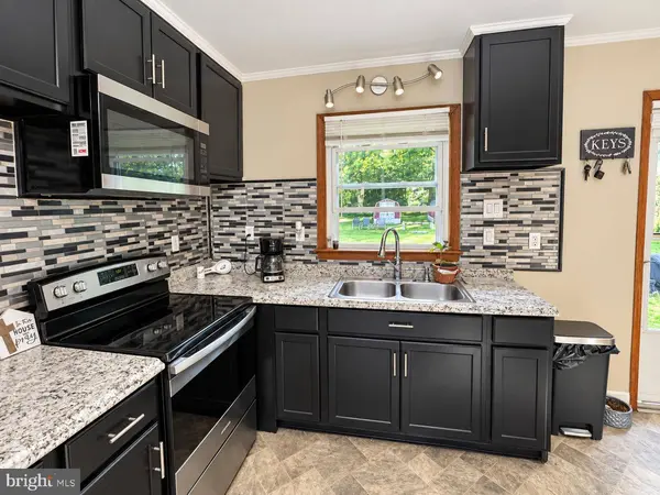 312 HIGHLAND AVE, Carneys Point, NJ 08069