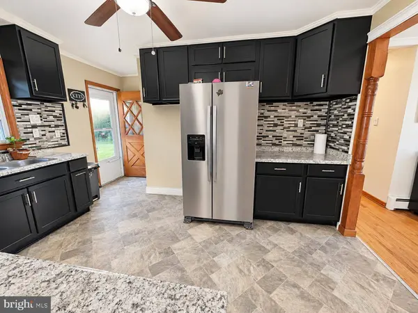 312 HIGHLAND AVE, Carneys Point, NJ 08069