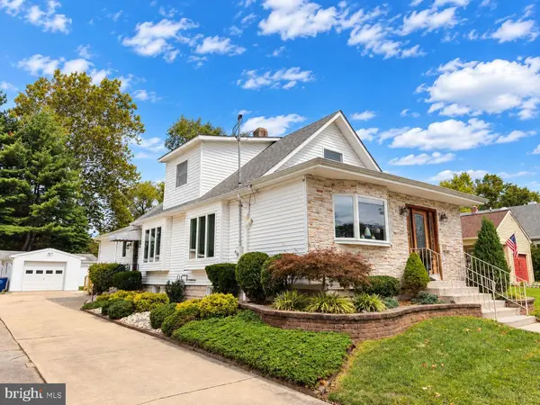 330 E ELMA AVE, Laurel Springs, NJ 08021