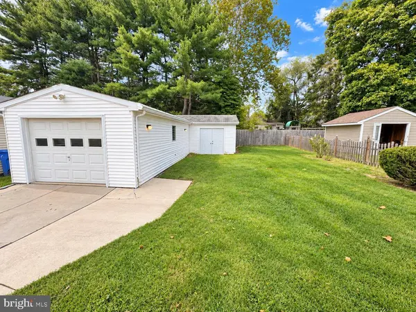330 E ELMA AVE, Laurel Springs, NJ 08021
