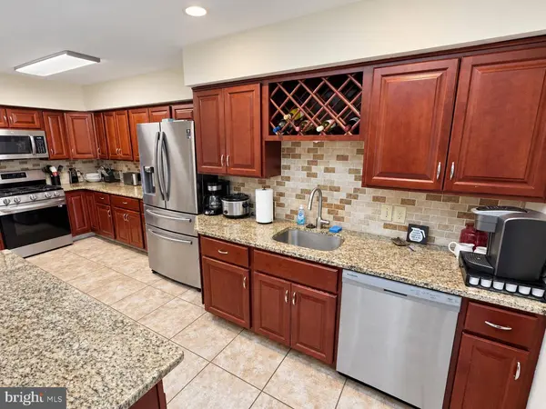 43 MARY ELLEN LN, Sicklerville, NJ 08081