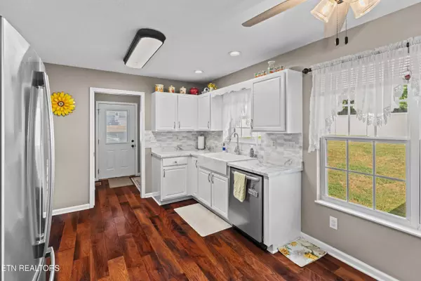 1428 Lumbardy DR, New Market, TN 37820