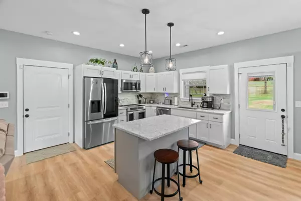 1887 Bluebird CIR, Morristown, TN 37814