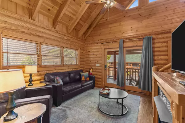 3144 Smoky Ridge WAY, Pigeon Forge, TN 37862