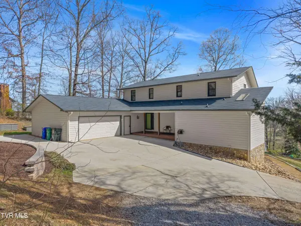 1325 Doyal DR, Morristown, TN 37814