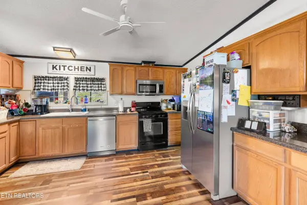 265 Leach Acres, Speedwell, TN 37870