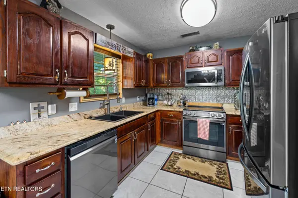 425 Glenns Lea, Sevierville, TN 37876