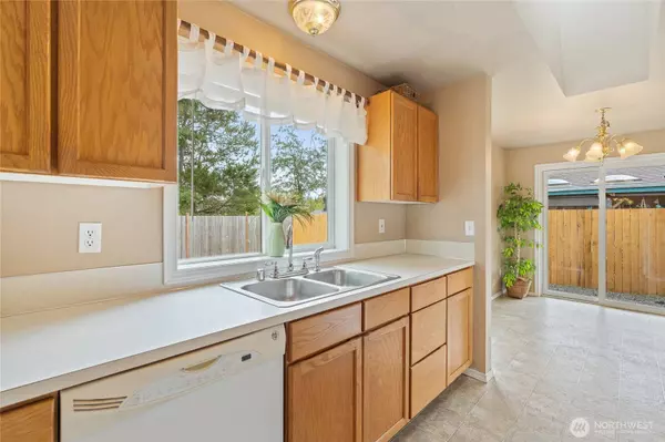 352 E Springfield LOOP, Shelton, WA 98584