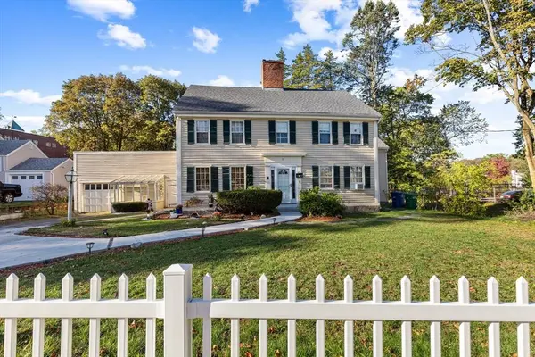 52 Salem, Reading, MA 01867