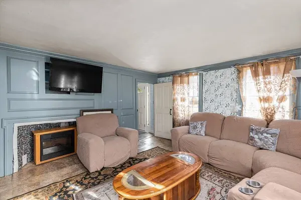 52 Salem, Reading, MA 01867