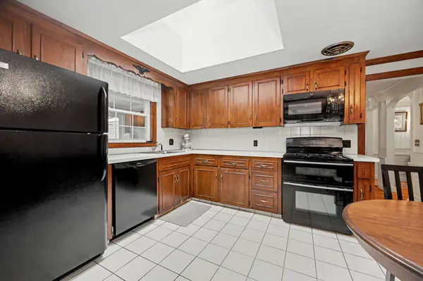 9 Fern St, Natick, MA 01760-4212