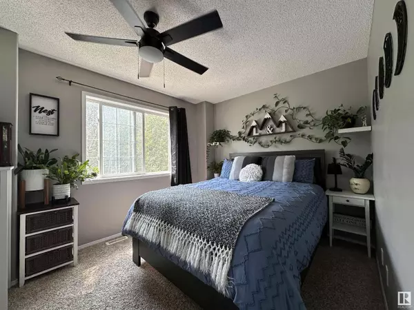 1125 HYNDMAN RD NW, Edmonton, AB T5A 5J1