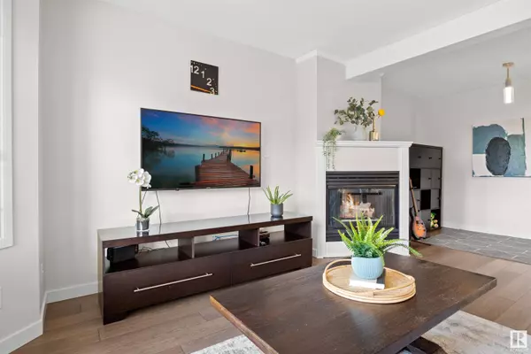 #10 3645 145 AV NW, Edmonton, AB T5Y 2S3