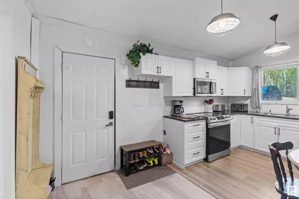 5074 5 ST, Rural Lac Ste. Anne County, AB T0E 1V0