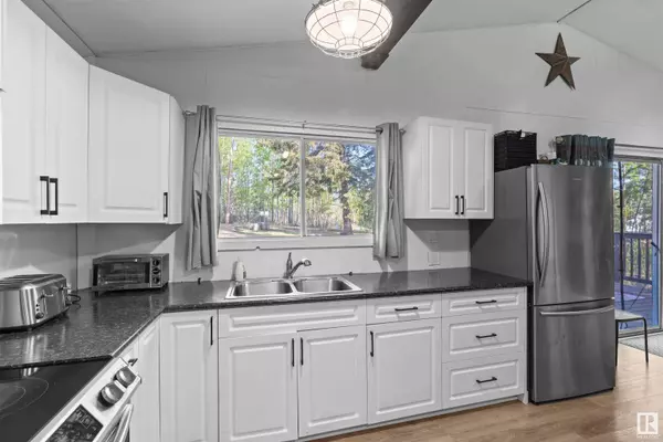 5074 5 ST, Rural Lac Ste. Anne County, AB T0E 1V0