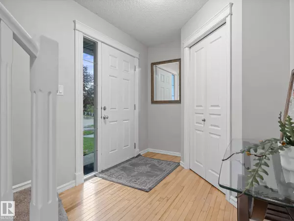 2610 MARION PL SW, Edmonton, AB T6W 1P9