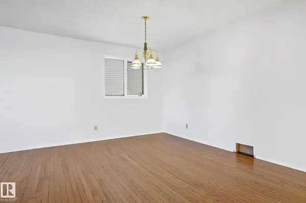 17816 94 ST NW, Edmonton, AB T5Z 2G9