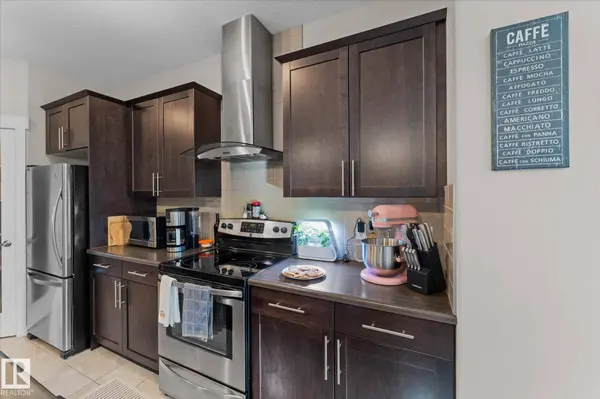 17209 73 ST NW, Edmonton, AB T5Z 0K7