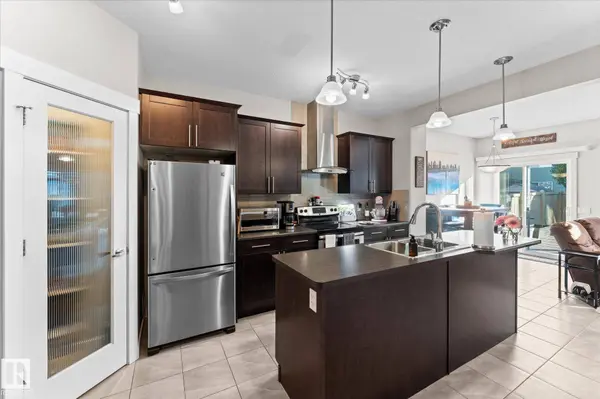 17209 73 ST NW, Edmonton, AB T5Z 0K7