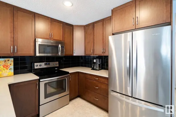 1525 GRAYDON HILL PT SW, Edmonton, AB T6W 3C7
