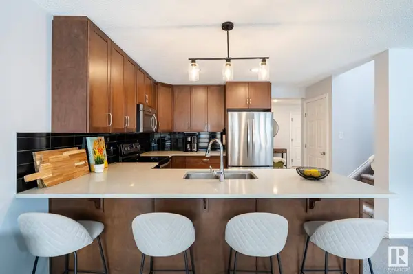 1525 GRAYDON HILL PT SW, Edmonton, AB T6W 3C7