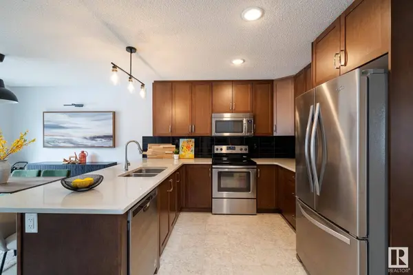 1525 GRAYDON HILL PT SW, Edmonton, AB T6W 3C7