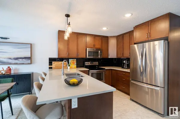 1525 GRAYDON HILL PT SW, Edmonton, AB T6W 3C7