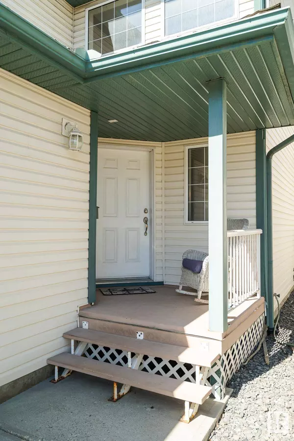 #2 211 BLACKBURN E SW, Edmonton, AB T6W 1C8