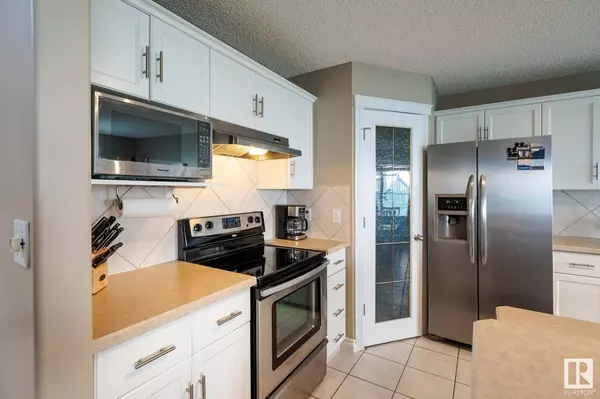 #2 211 BLACKBURN E SW, Edmonton, AB T6W 1C8