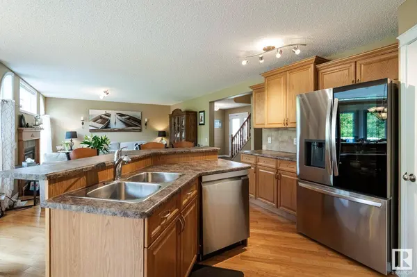 33 BELFRY FAIRWAY CR, Stony Plain, AB T7Z 2X2