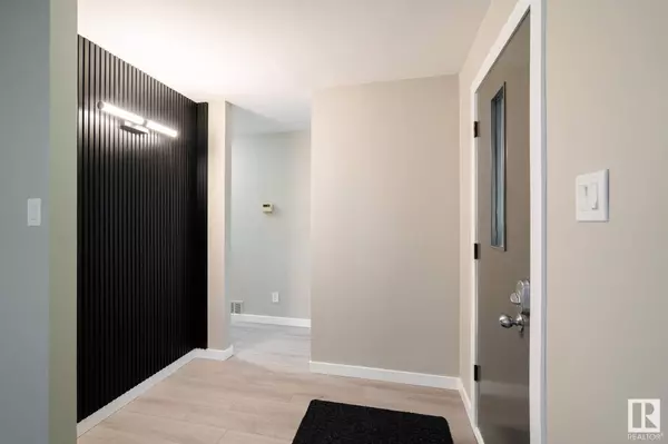 10460 50 ST NW, Edmonton, AB T6A 2C6