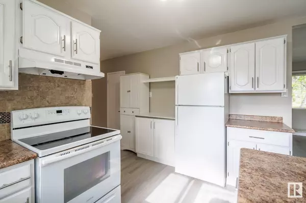 10460 50 ST NW, Edmonton, AB T6A 2C6