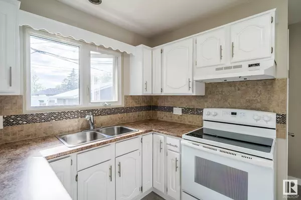 10460 50 ST NW, Edmonton, AB T6A 2C6