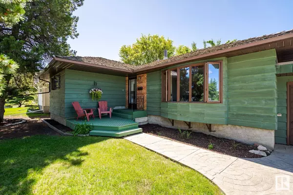 9324 74 ST NW, Edmonton, AB T6B 2B4