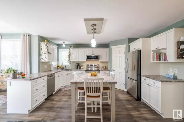 5127 MEADOW DR, New Sarepta, AB T0B 3M0