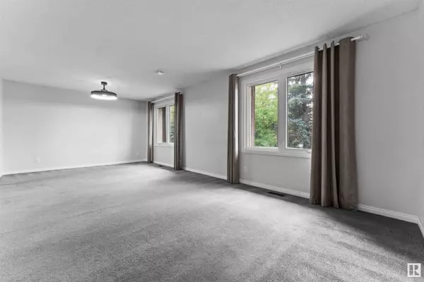 1251 65 ST NW, Edmonton, AB T6L 2E8