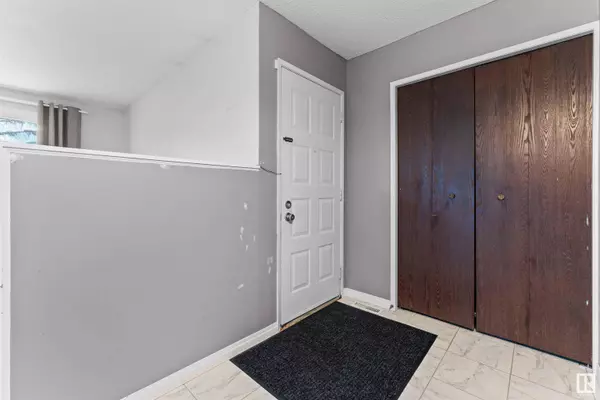 1251 65 ST NW, Edmonton, AB T6L 2E8