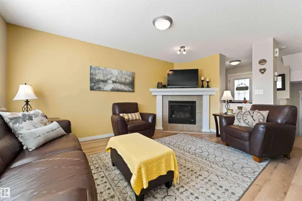 271 SUMMERTON CR, Sherwood Park, AB T8H 2V5