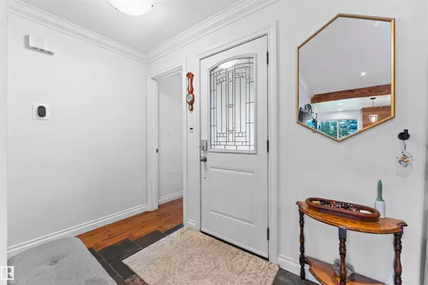 1 ROBIN ST, Sherwood Park, AB T8A 0G6