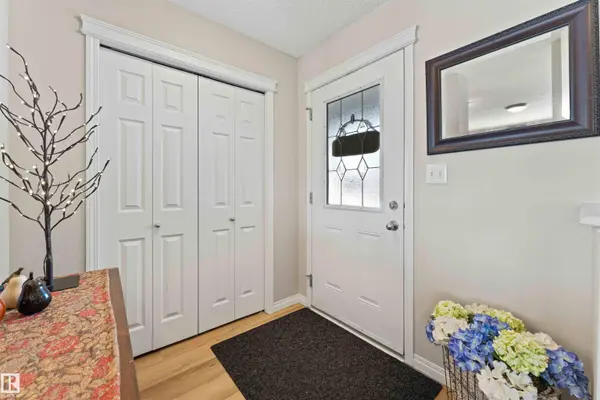 271 SUMMERTON CR, Sherwood Park, AB T8H 2V5