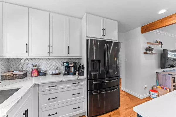 1 ROBIN ST, Sherwood Park, AB T8A 0G6