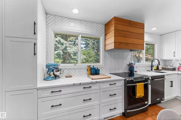 1 ROBIN ST, Sherwood Park, AB T8A 0G6