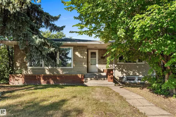 9232 75 ST NW, Edmonton, AB T6C 2H4