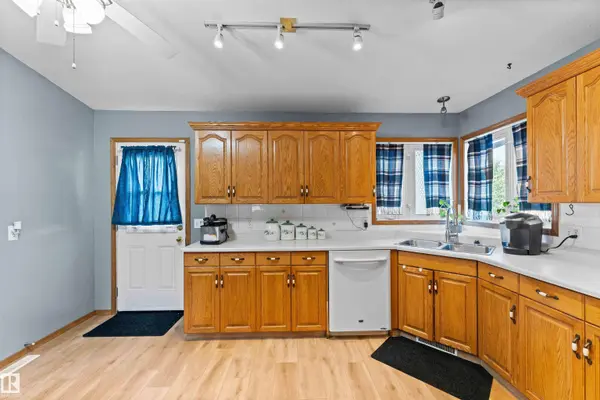 5134 SPORTSVIEW DR, New Sarepta, AB T0B 3M3