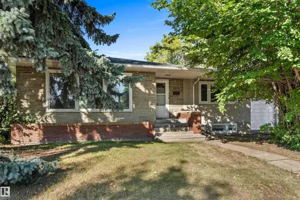 9232 75 ST NW, Edmonton, AB T6C 2H4