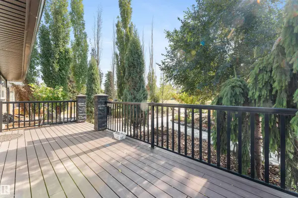 5404 105A AV NW, Edmonton, AB T6A 1C4