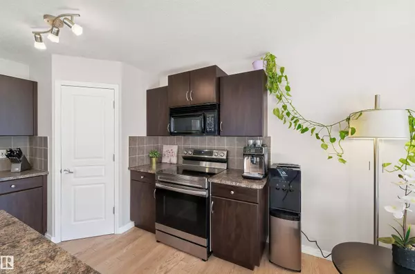 2357 ASPEN TR, Sherwood Park, AB T8H 0G3