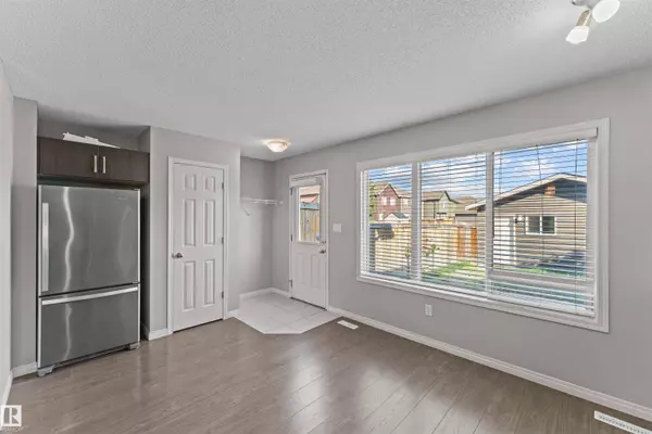 501 ORCHARDS BV SW, Edmonton, AB T6X 2B7