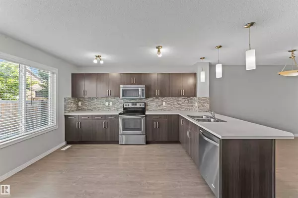 501 ORCHARDS BV SW, Edmonton, AB T6X 2B7